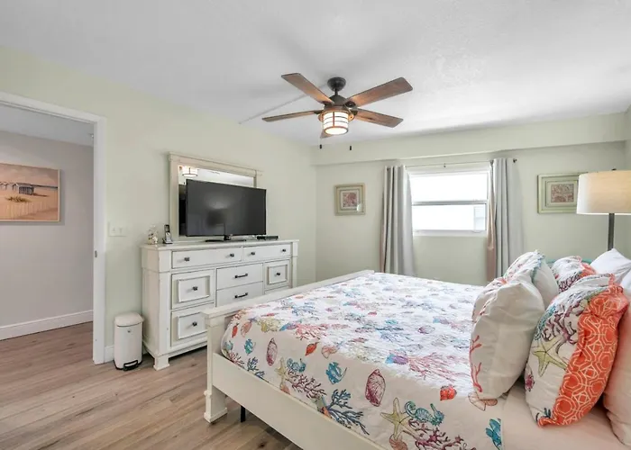 Incredible Gulf Views In Updated 1 Bedroom Clearwater Beach
