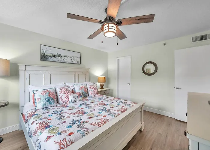 Incredible Gulf Views In Updated 1 Bedroom *