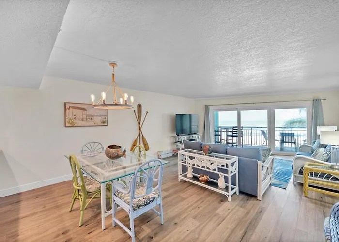 Incredible Gulf Views In Updated 1 Bedroom * Clearwater Beach