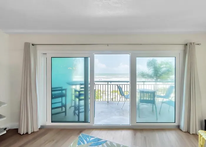 Incredible Gulf Views In Updated 1 Bedroom Ferienhaus *