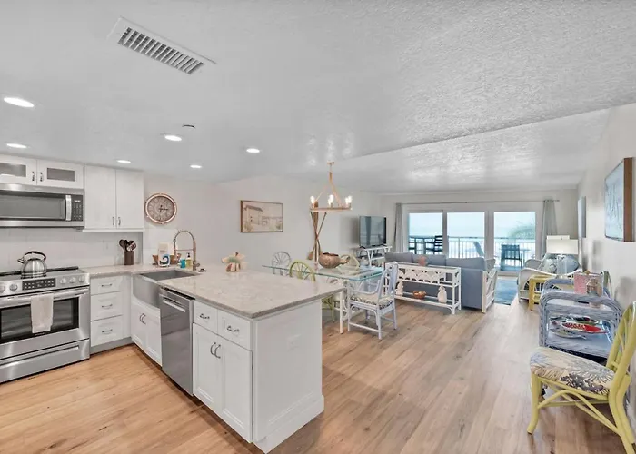 Incredible Gulf Views In Updated 1 Bedroom Clearwater Beach